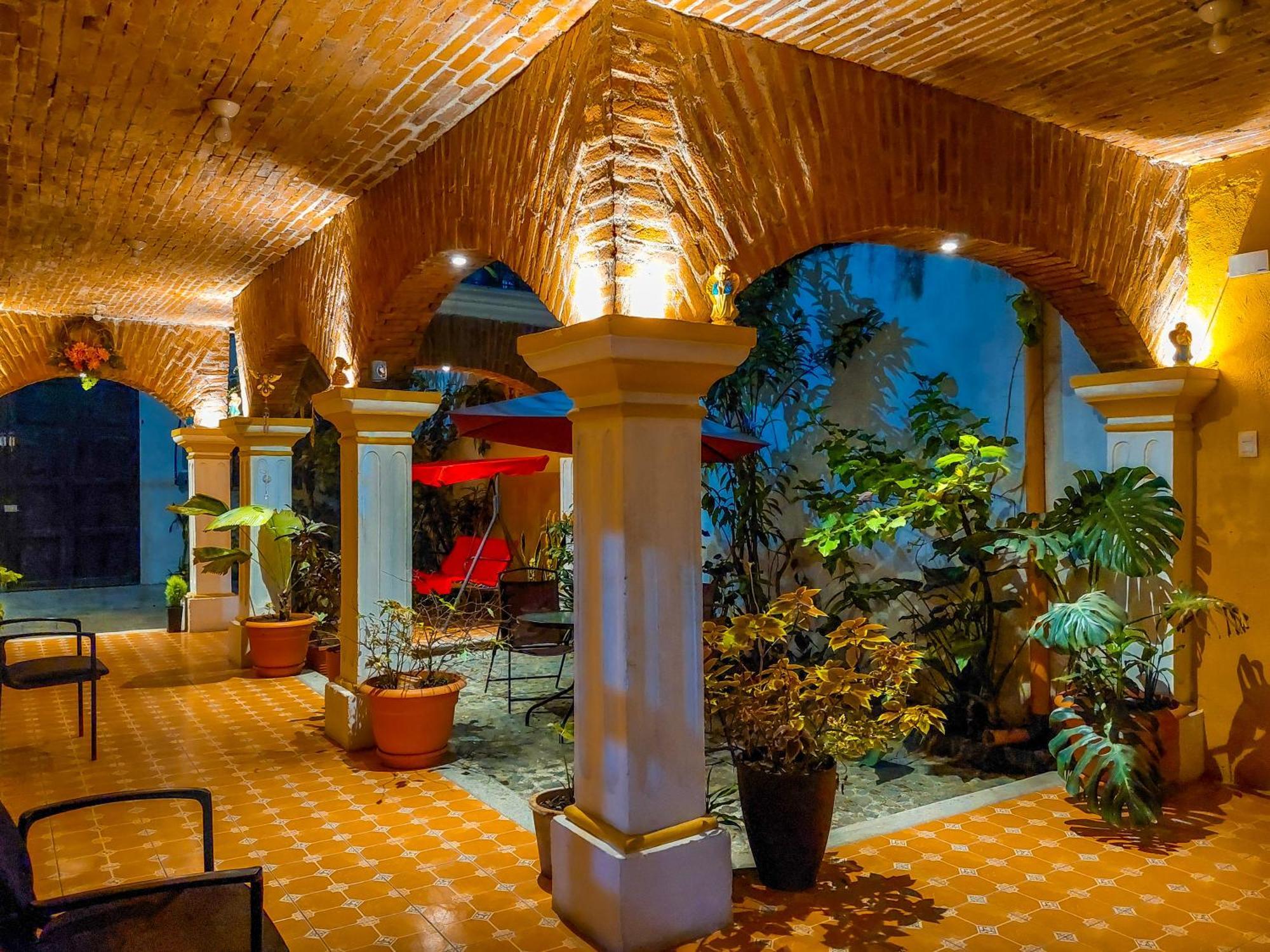 Hotel Nolasco Antigua Exterior foto